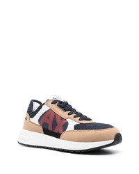 beige bedruckte niedrige Sneakers von Armani Exchange