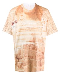 beige bedrucktes T-Shirt mit einem Rundhalsausschnitt von Doublet