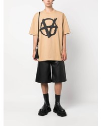 beige bedrucktes T-Shirt mit einem Rundhalsausschnitt von Vetements