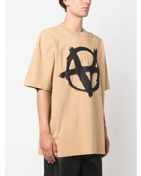 beige bedrucktes T-Shirt mit einem Rundhalsausschnitt von Vetements