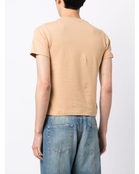 beige bedrucktes T-Shirt mit einem Rundhalsausschnitt von Chocoolate