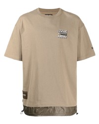 beige bedrucktes T-Shirt mit einem Rundhalsausschnitt von Izzue