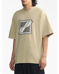 beige bedrucktes T-Shirt mit einem Rundhalsausschnitt von We11done