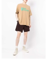 beige bedrucktes T-Shirt mit einem Rundhalsausschnitt von Chocoolate