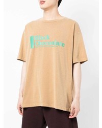 beige bedrucktes T-Shirt mit einem Rundhalsausschnitt von Chocoolate