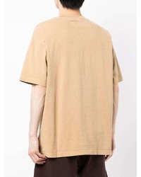 beige bedrucktes T-Shirt mit einem Rundhalsausschnitt von Chocoolate