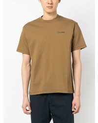 beige bedrucktes T-Shirt mit einem Rundhalsausschnitt von Chocoolate