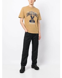 beige bedrucktes T-Shirt mit einem Rundhalsausschnitt von Reese Cooper® 