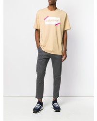 beige bedrucktes T-Shirt mit einem Rundhalsausschnitt von Versus