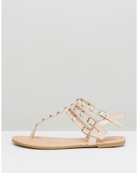 beige beschlagene flache Sandalen von Asos