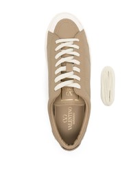 beige beschlagene Leder niedrige Sneakers von Valentino Garavani