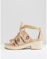 beige bestickte Sandalen von Asos