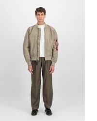 beige Bomberjacke von Alpha Industries