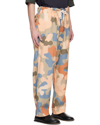 beige Camouflage Chinohose von Casey Casey