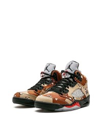 beige Camouflage hohe Sneakers von Jordan