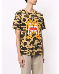 beige Camouflage T-Shirt mit einem Rundhalsausschnitt von A Bathing Ape