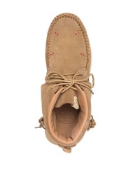 beige Chukka-Stiefel aus Wildleder von VISVIM