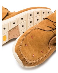 beige Chukka-Stiefel aus Wildleder von VISVIM