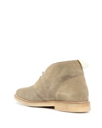 beige Chukka-Stiefel aus Wildleder von Common Projects