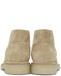 beige Chukka-Stiefel aus Wildleder von Common Projects