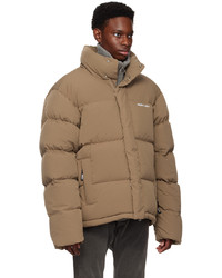 beige Daunenjacke von Axel Arigato