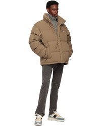 beige Daunenjacke von Axel Arigato