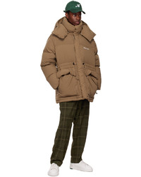 beige Daunenjacke von Axel Arigato