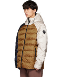 beige Daunenjacke von Canada Goose