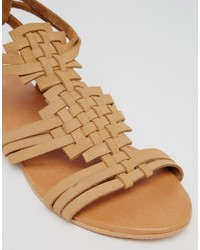 beige flache Sandalen aus Leder von Asos