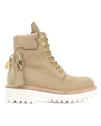 beige flache Stiefel mit einer Schnürung aus Leder von Buscemi