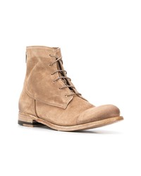 beige flache Stiefel mit einer Schnürung aus Wildleder von Pantanetti