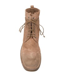 beige flache Stiefel mit einer Schnürung aus Wildleder von Marsèll