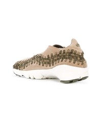 beige geflochtene Wildleder niedrige Sneakers von Nike