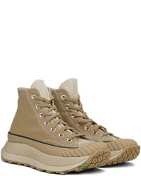 beige hohe Sneakers aus Segeltuch von Converse