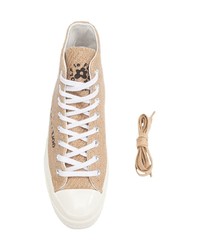 beige hohe Sneakers aus Segeltuch von Converse