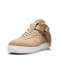 beige hohe Sneakers aus Wildleder von Nike