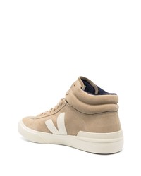 beige hohe Sneakers aus Wildleder von Veja