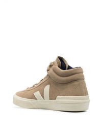 beige hohe Sneakers aus Wildleder von Veja