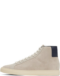 beige hohe Sneakers aus Wildleder von Common Projects