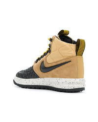 beige hohe Sneakers von Nike