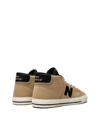 beige hohe Sneakers von New Balance