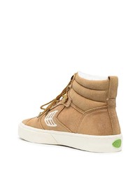 beige hohe Sneakers von Cariuma