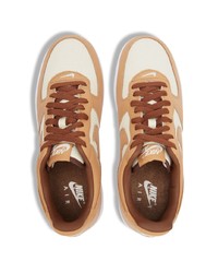 beige Leder niedrige Sneakers von Nike