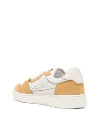 beige Leder niedrige Sneakers von Axel Arigato