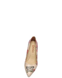 beige Leder Pumps mit Blumenmuster von DOGO