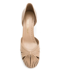 beige Leder Pumps von Sarah Chofakian