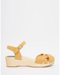 beige Ledersandalen von Swedish Hasbeens