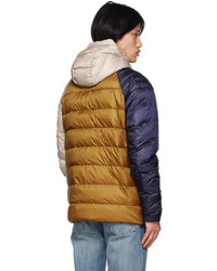 beige leichte Daunenjacke von Canada Goose