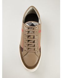 beige niedrige Sneakers mit Karomuster von Burberry