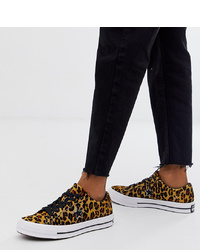 beige niedrige Sneakers mit Leopardenmuster von Converse